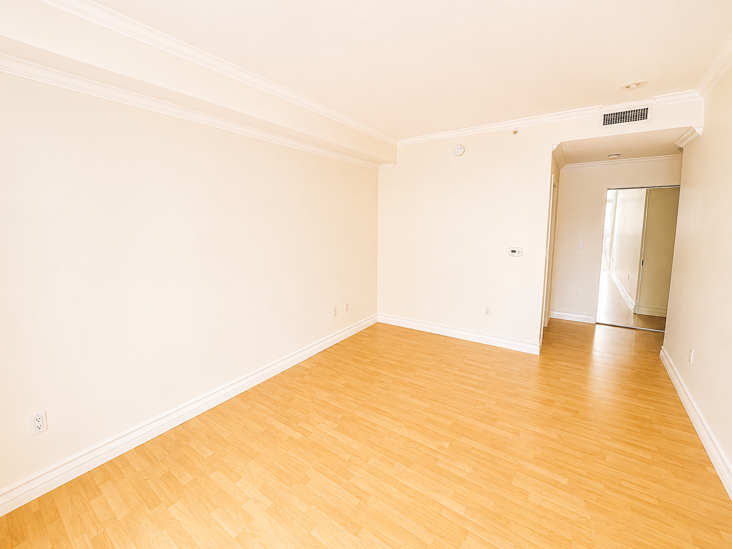 Sunny 2BR/2BA Condo with  1 Parking Space in Discovery at Cortez Hill property image