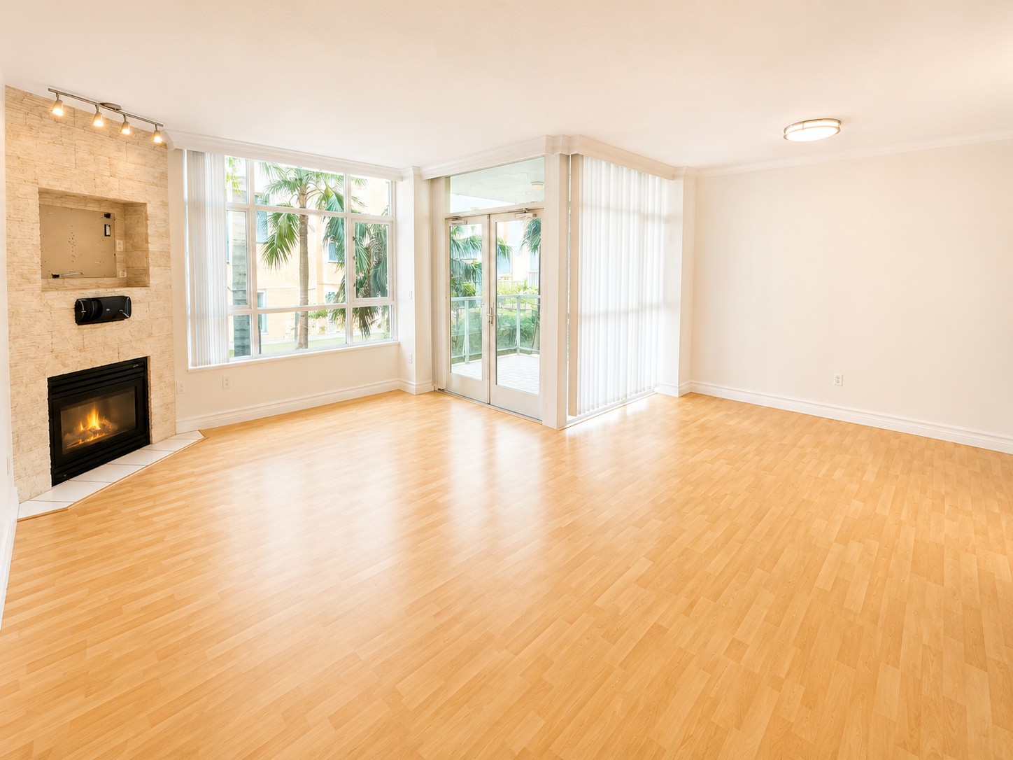 Sunny 2BR/2BA Condo with  1 Parking Space in Discovery at Cortez Hill property image