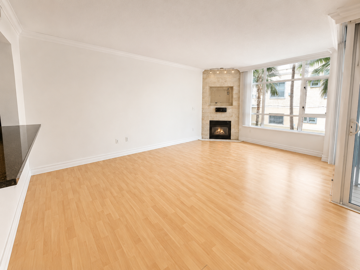 Sunny 2BR/2BA Condo with  1 Parking Space in Discovery at Cortez Hill property image