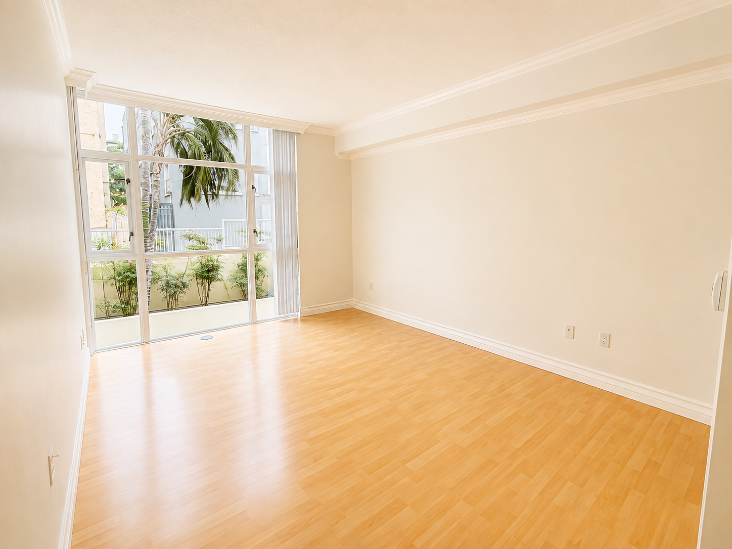 Sunny 2BR/2BA Condo with  1 Parking Space in Discovery at Cortez Hill property image