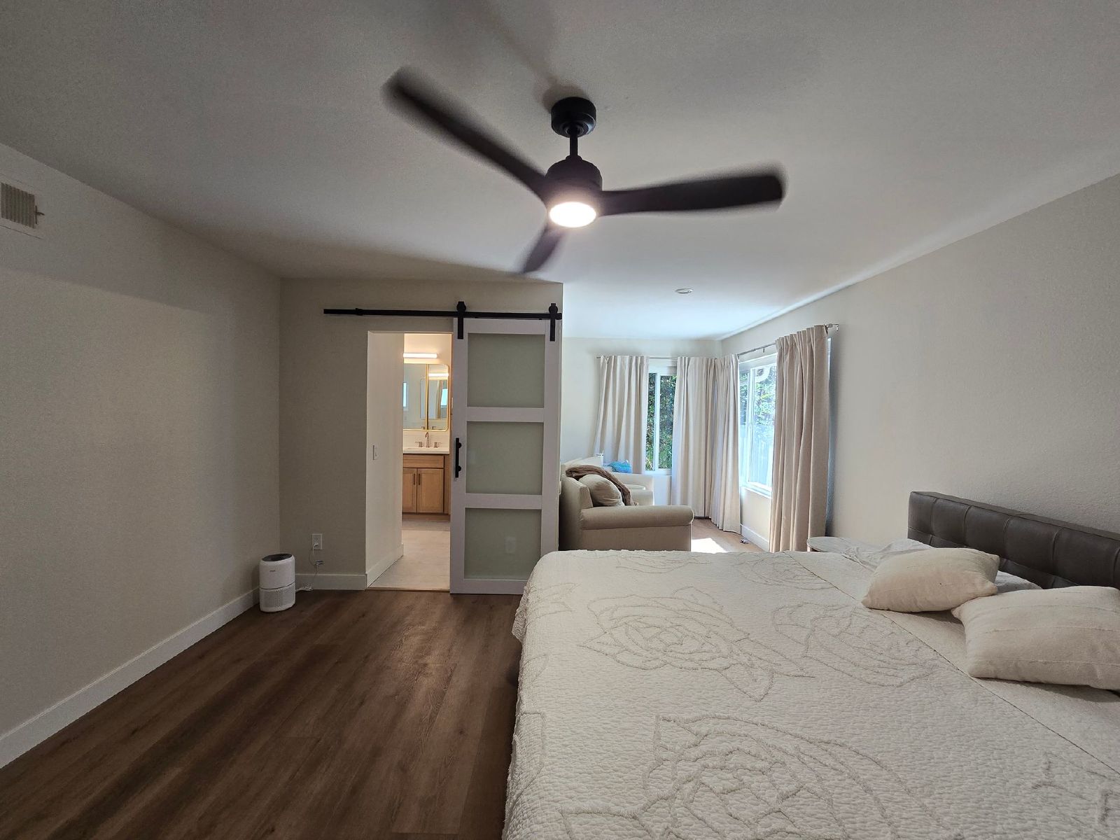 Spectacular, spacious 4-Bedroom Home in Desirable Fletcher Hills property image
