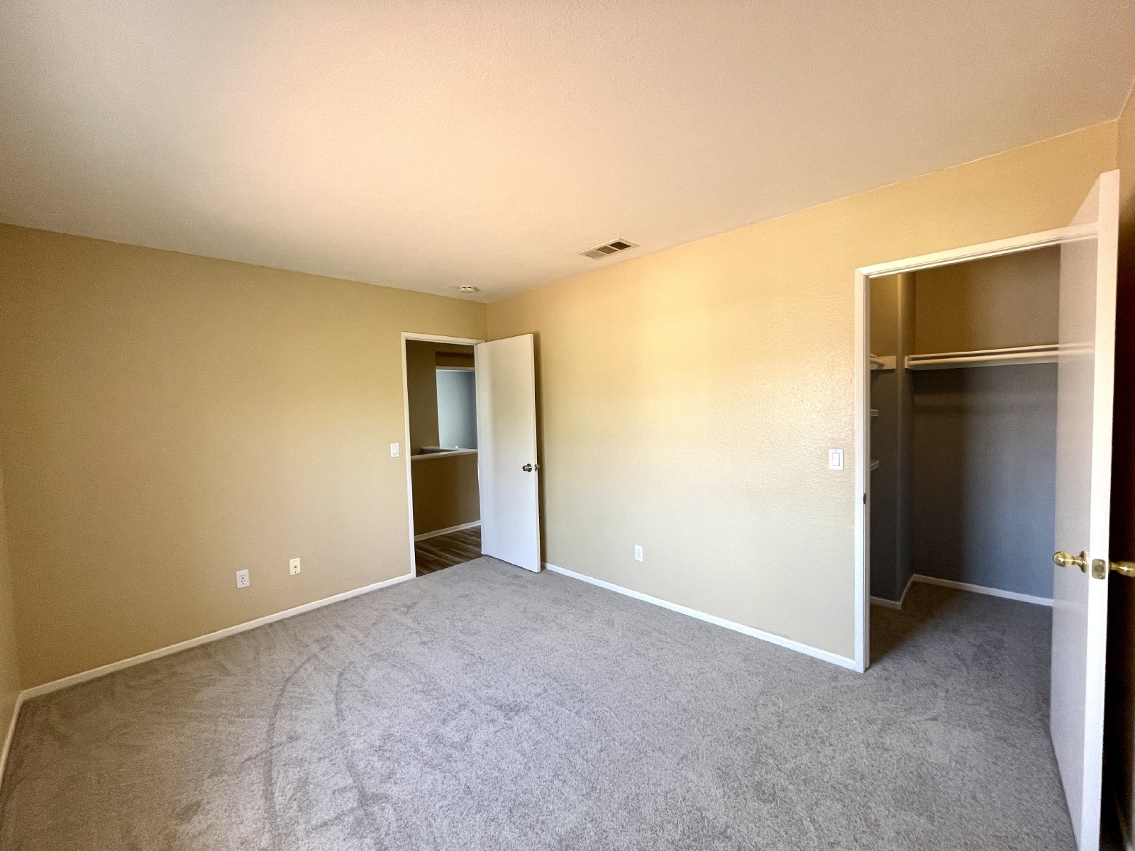 Spacious 4-Bedroom Home in Desirable Ocean View Hills property image