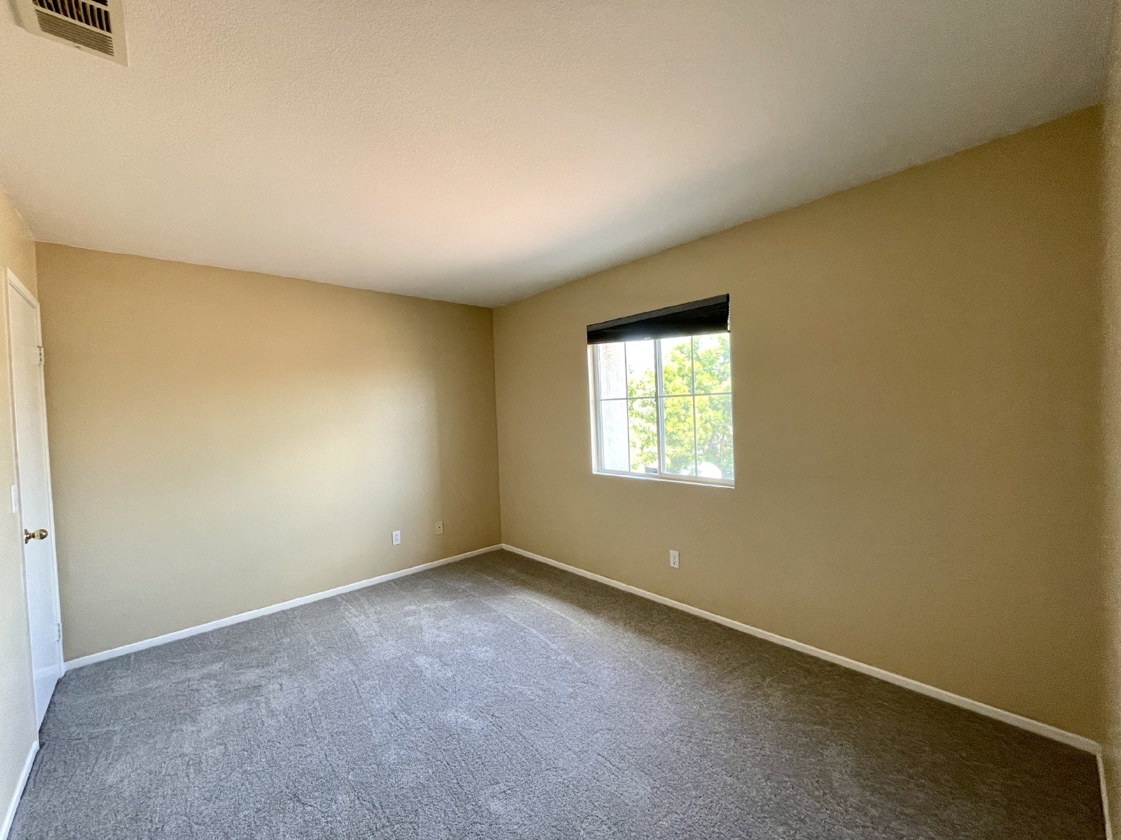 Spacious 4-Bedroom Home in Desirable Ocean View Hills property image