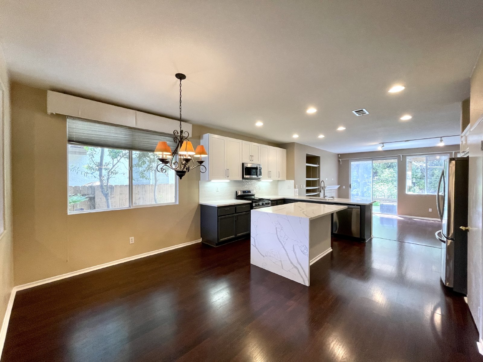 Spacious 4-Bedroom Home in Desirable Ocean View Hills property image