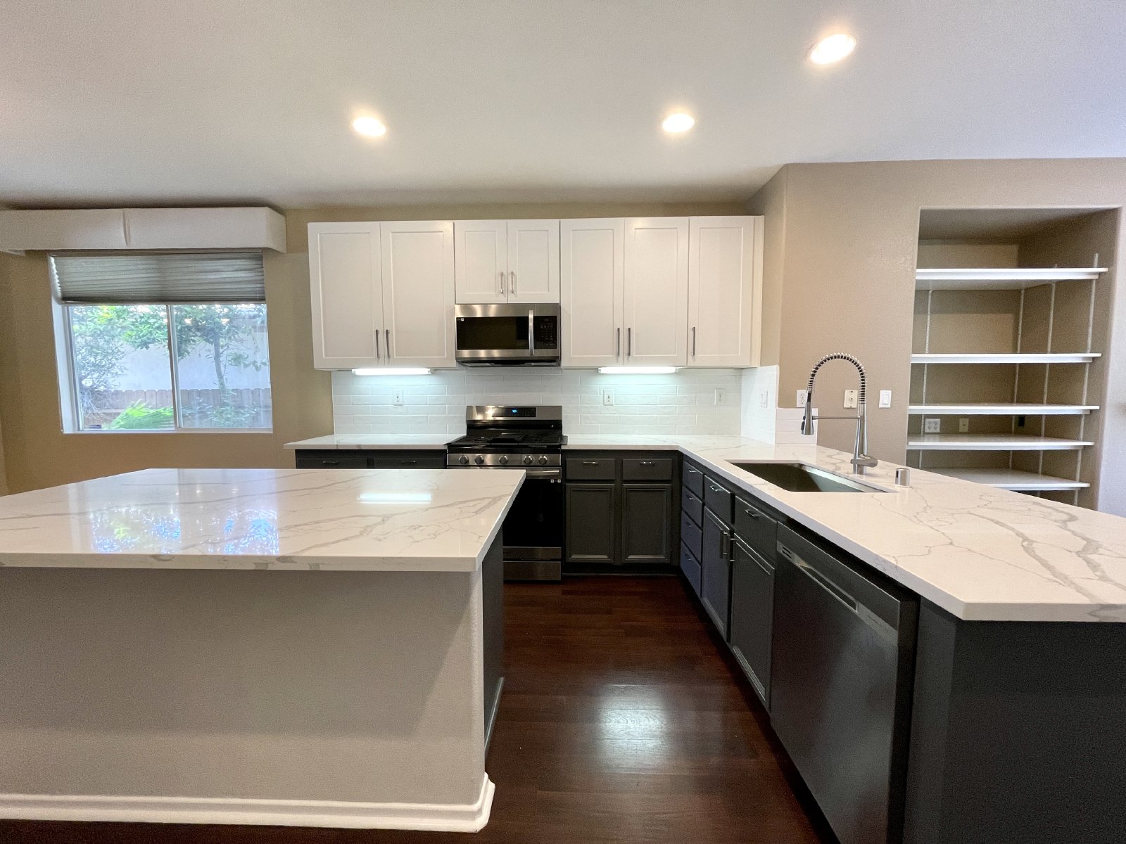 Spacious 4-Bedroom Home in Desirable Ocean View Hills property image