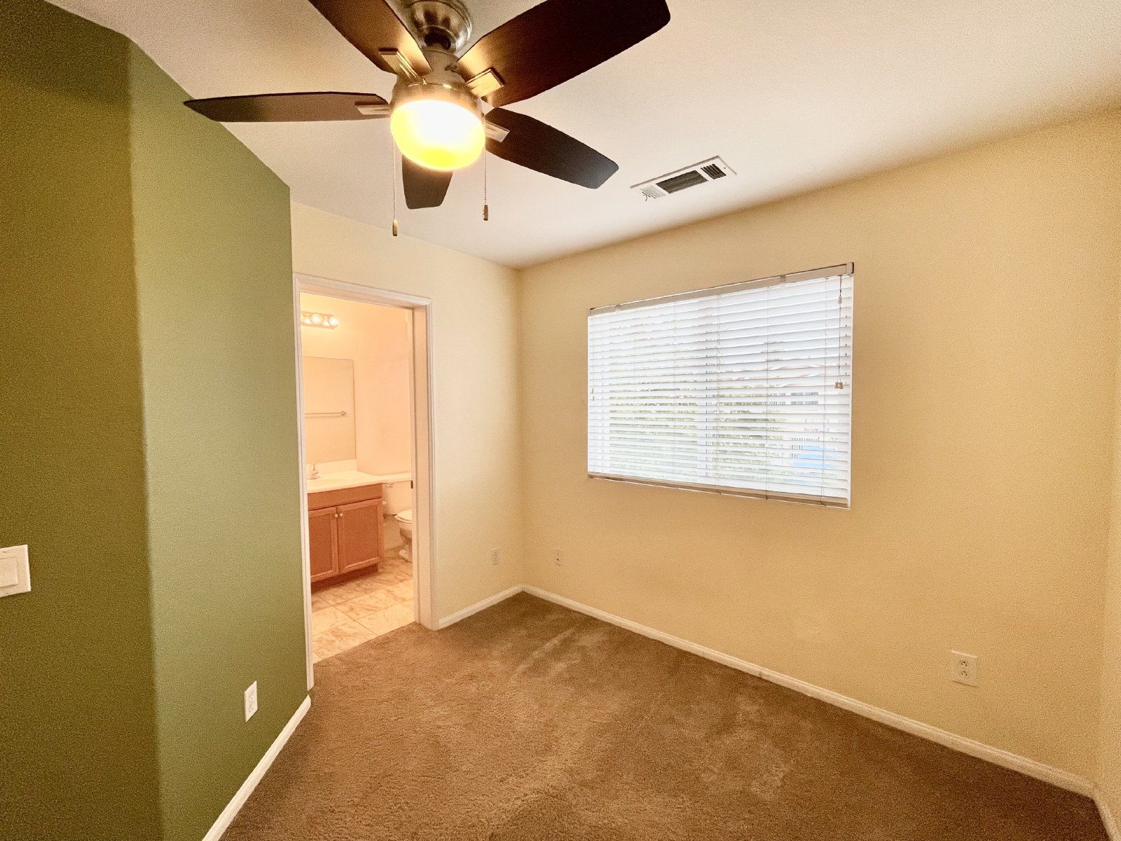 Spacious 3-Bedroom Home in Convenient Lincoln Park Location property image
