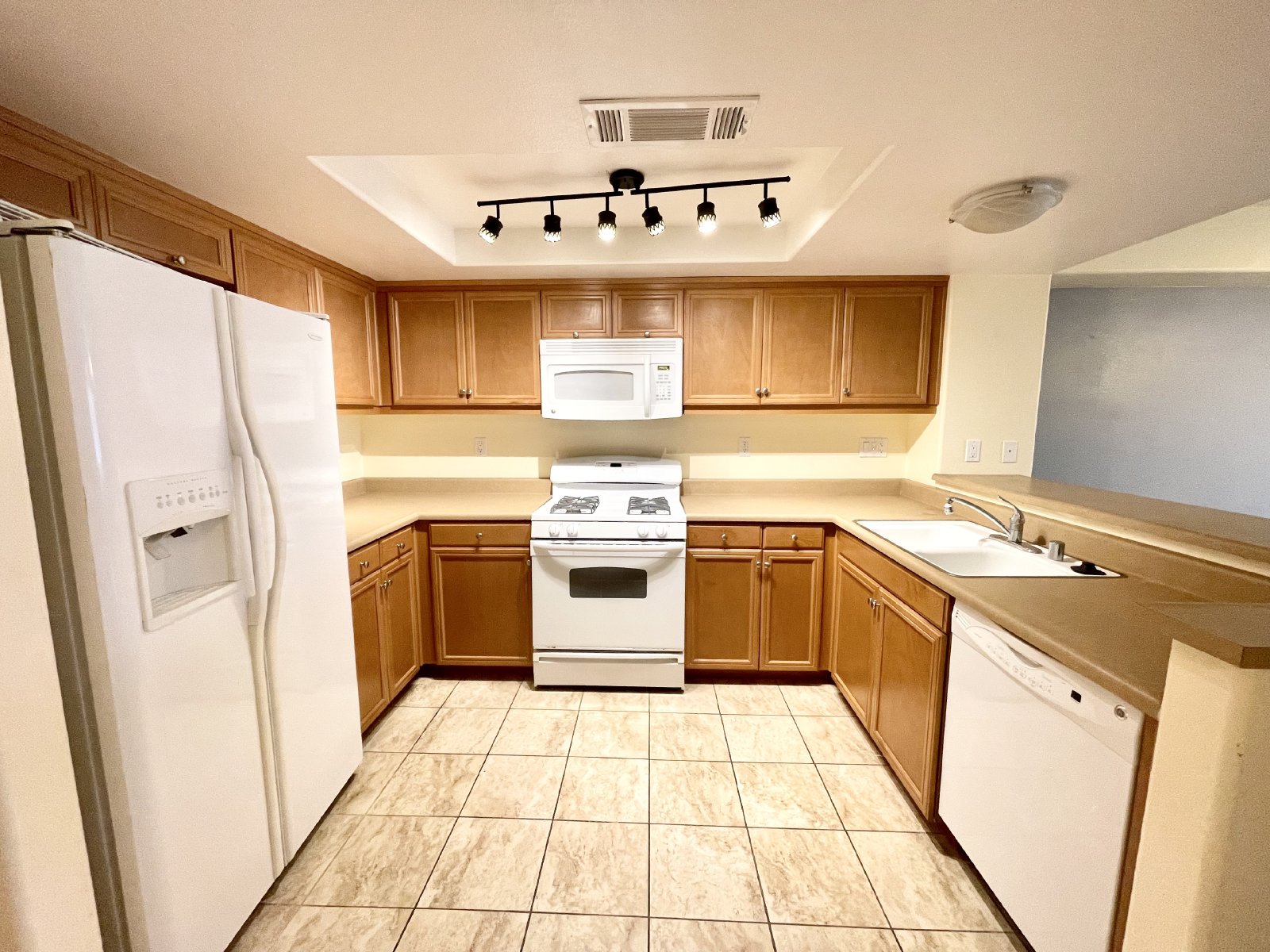 Spacious 3-Bedroom Home in Convenient Lincoln Park Location property image