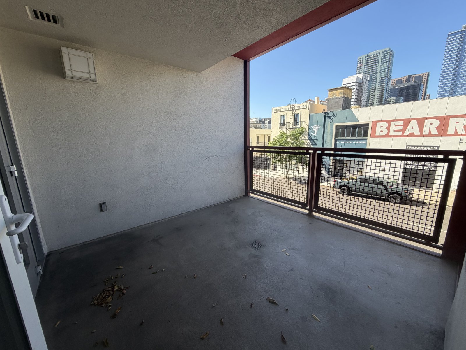 Modern 2-Bedroom Condo in the Heart of Downtown San Diego property image