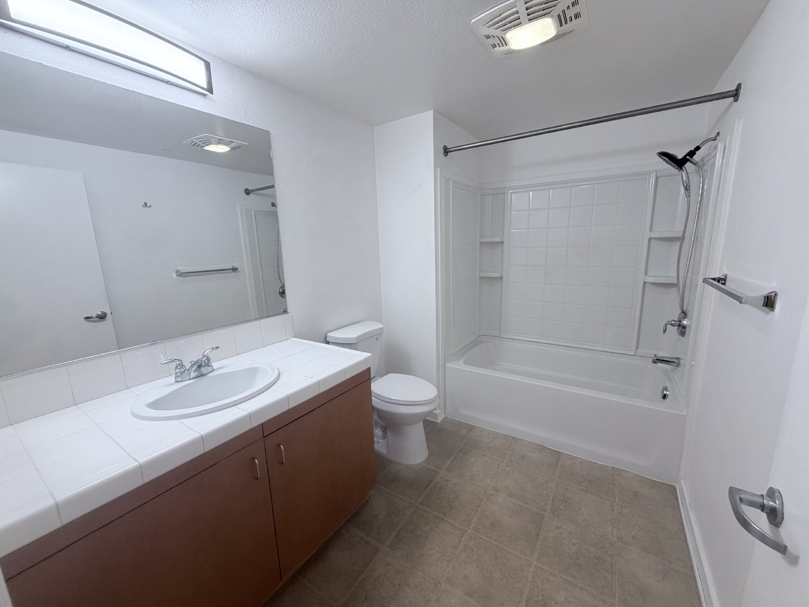 Modern 2-Bedroom Condo in the Heart of Downtown San Diego property image