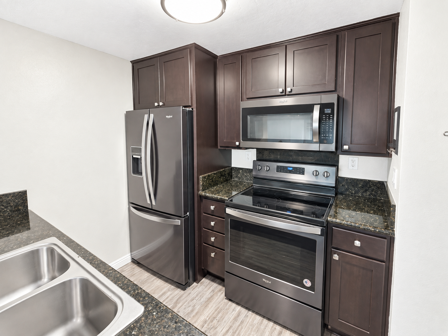 MOVE-IN SPECIAL! $500 MOVE-IN FUNDS! Adorable 2BR/2BA Condo property image