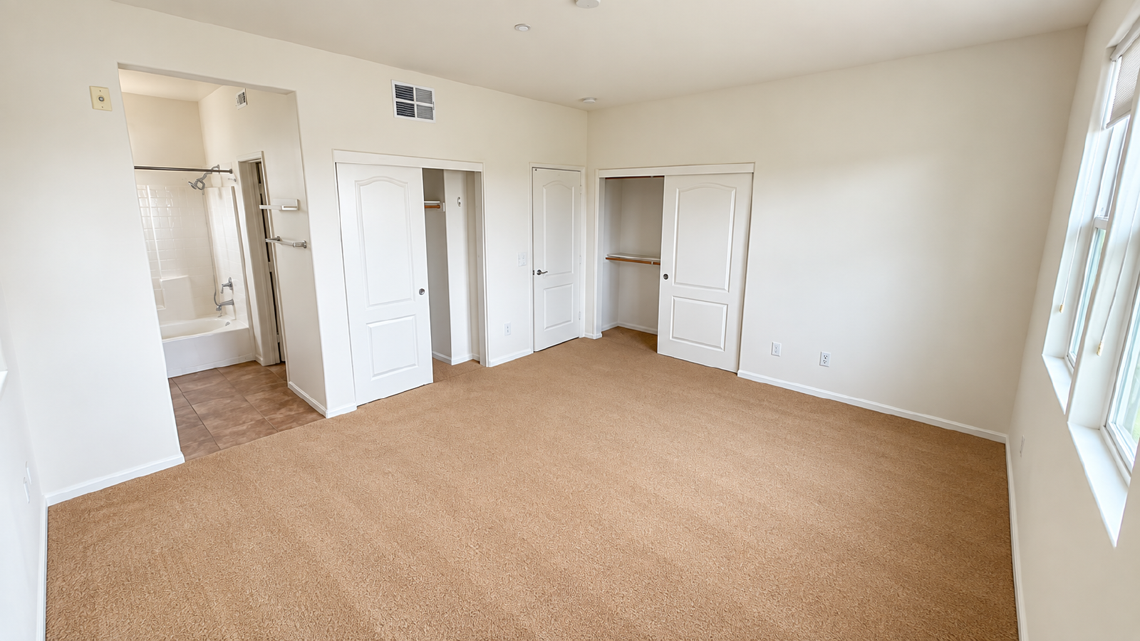 Beautiful 3-Bedroom Townhome Near Mission Bay property image