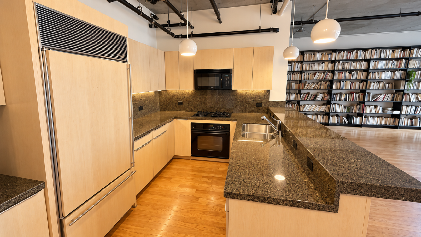 Spacious Luxury Loft with 2 Baths, 2 Parking Spaces in Downtown San Diego property image