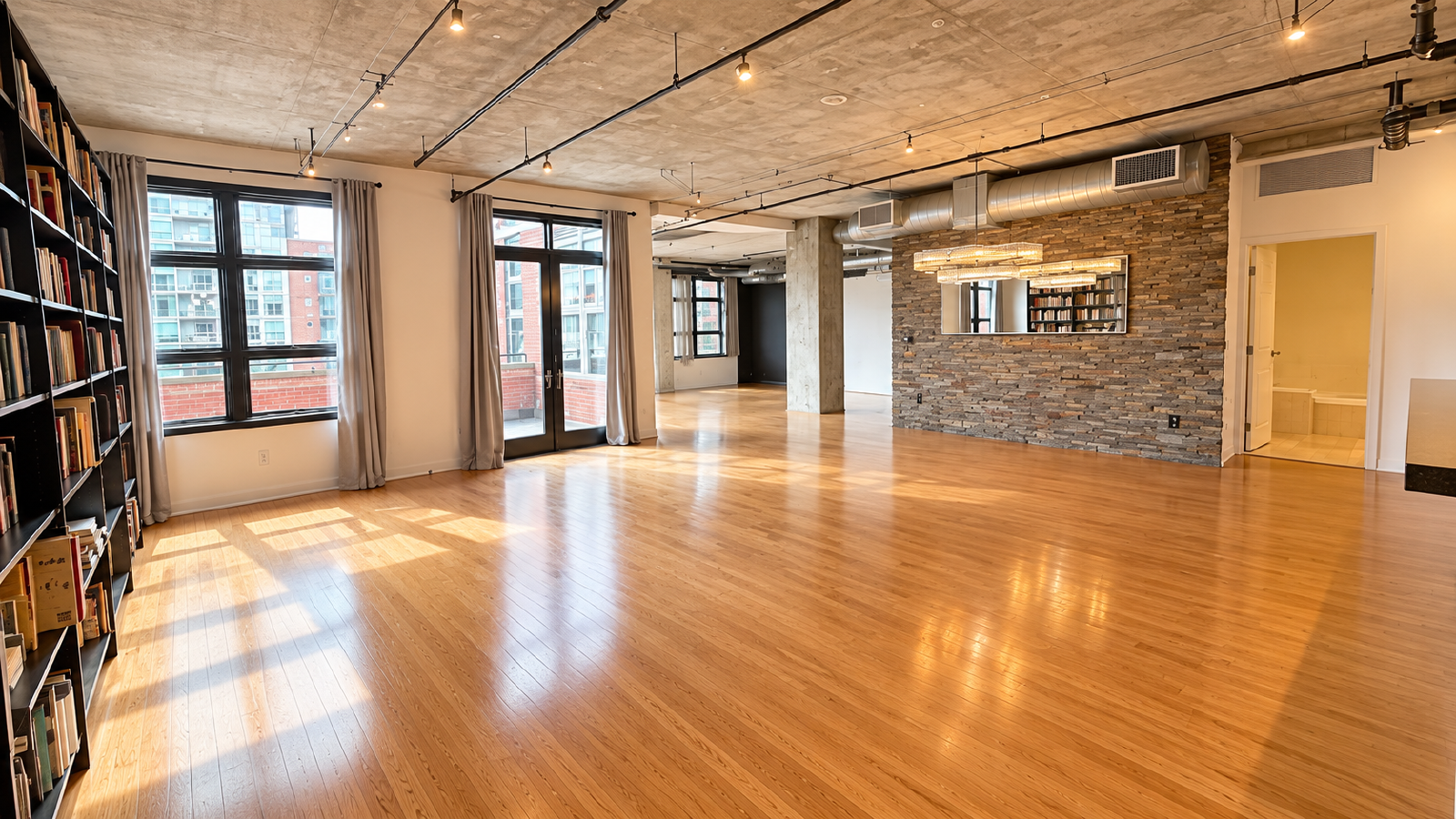 Spacious Luxury Loft with 2 Baths, 2 Parking Spaces in Downtown San Diego property image