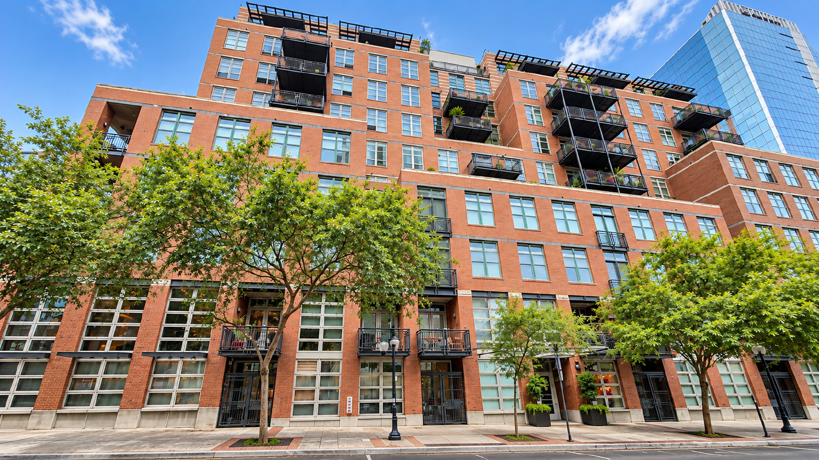 Spacious Luxury Loft with 2 Baths, 2 Parking Spaces in Downtown San Diego property image