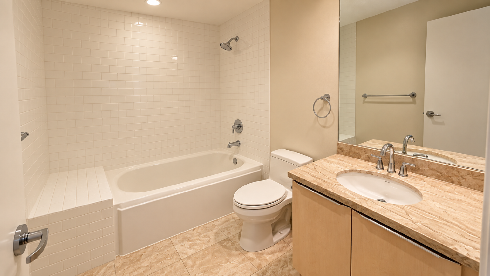 Spacious Luxury Loft with 2 Baths, 2 Parking Spaces in Downtown San Diego property image