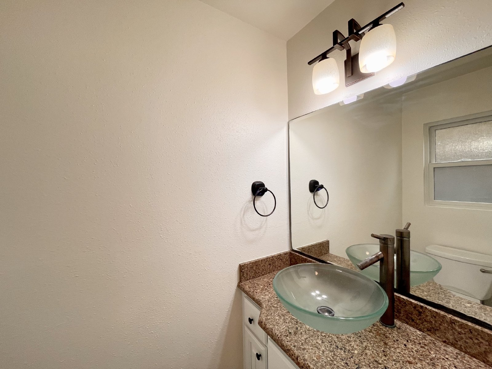Beautifully Renovated 2 Bedroom 1.5 Bath Coronado Village Home property image