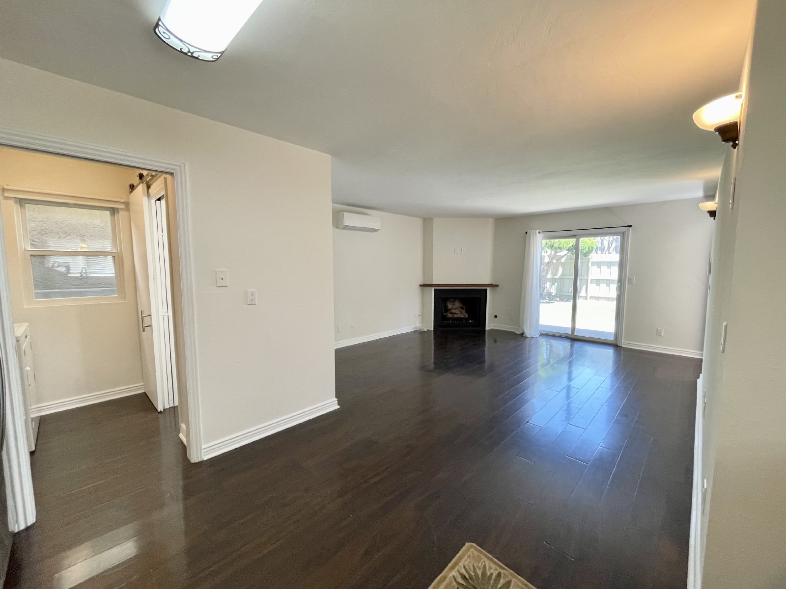 Beautifully Renovated 2 Bedroom 1.5 Bath Coronado Village Home property image