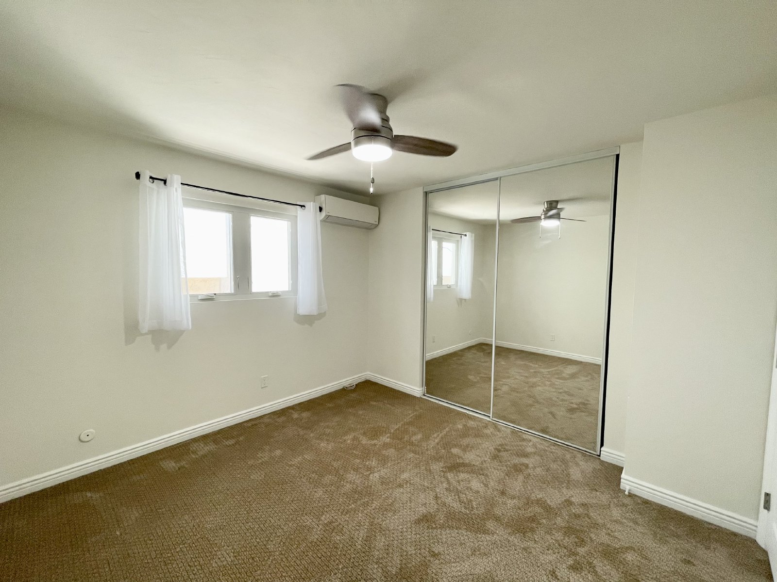 Beautifully Renovated 2 Bedroom 1.5 Bath Coronado Village Home property image