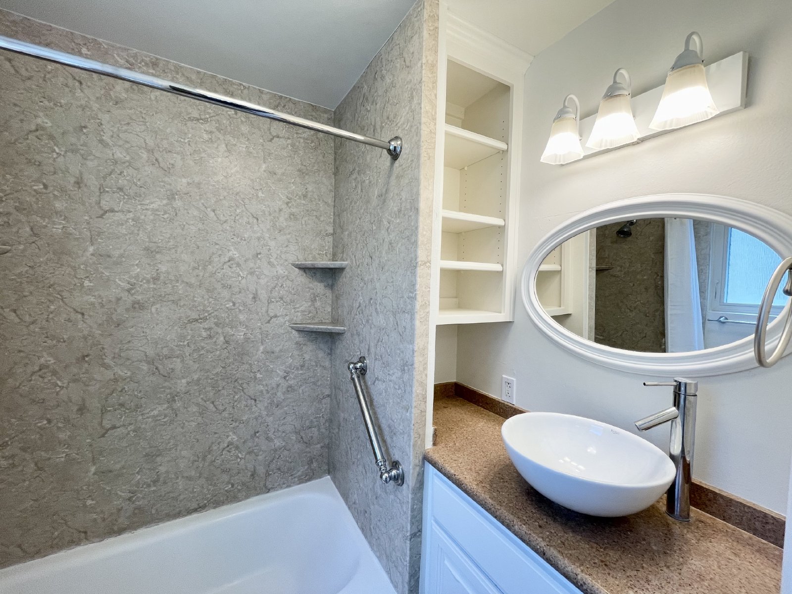 Beautifully Renovated 2 Bedroom 1.5 Bath Coronado Village Home property image